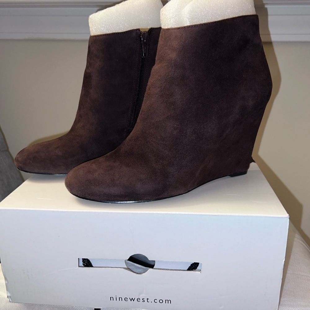 Nine West Women’s Riguma Bootie Brown Suede size 7.5